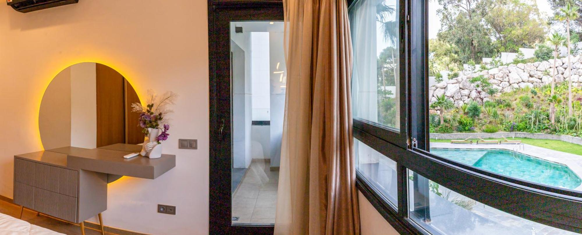 Pool View Stylish 3br, 2ba Apartment, 5-min To & Tgv Appartement